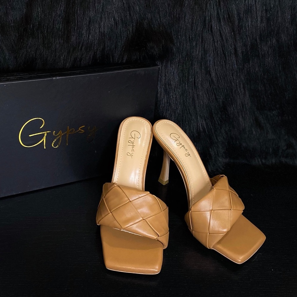 WOVEN STRAP MULE HEELS